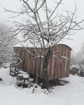 LOGEMENT INSOLITE À LA COLLINE AUX LOUPS ...